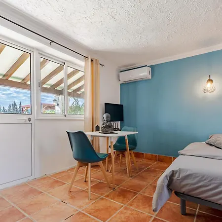 La Casa De Familia Bed & Breakfast