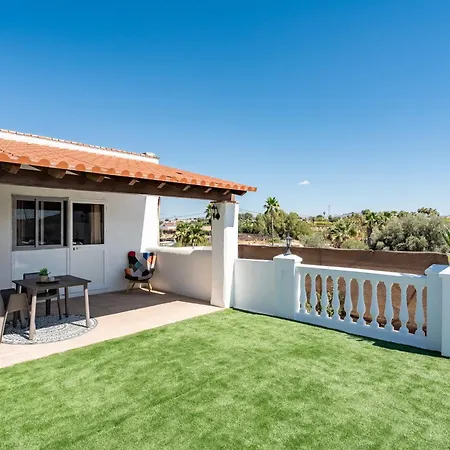 La Casa De Familia Bed & Breakfast *