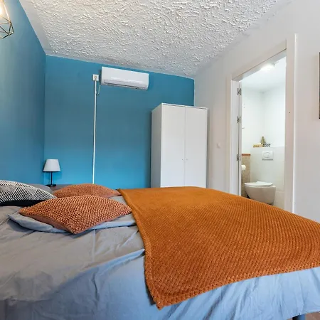 La Casa De Familia Bed & Breakfast Malaga
