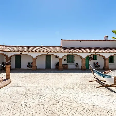 La Casa De Familia 3*