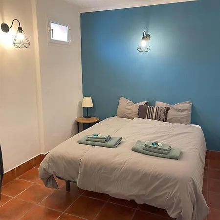 La Casa De Familia Bed & Breakfast *
